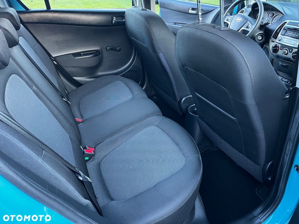 Hyundai i20 1.2 Fifa World Cup Edition - 18