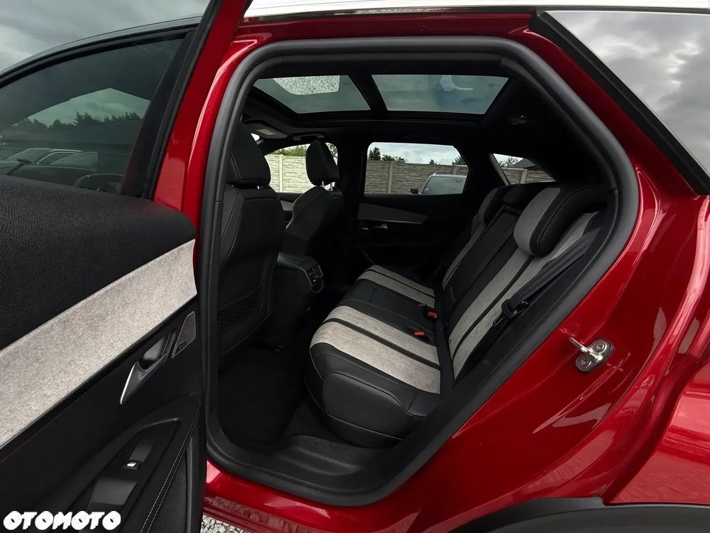 Peugeot 3008 Plug-In Hybrid 225 e-EAT8 GT - 32