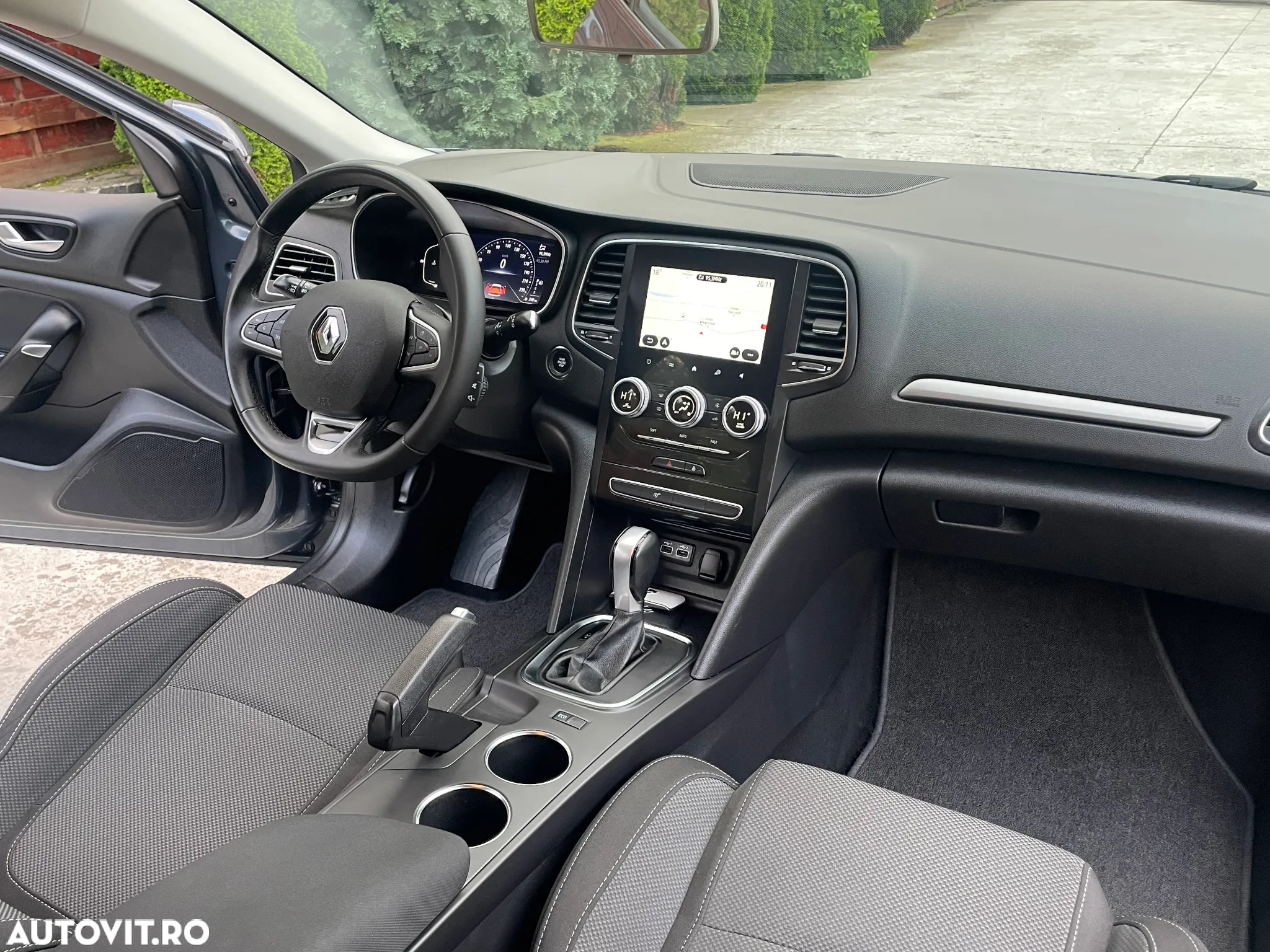 Renault Megane BLUE dCi 115 EDC INTENS - 28