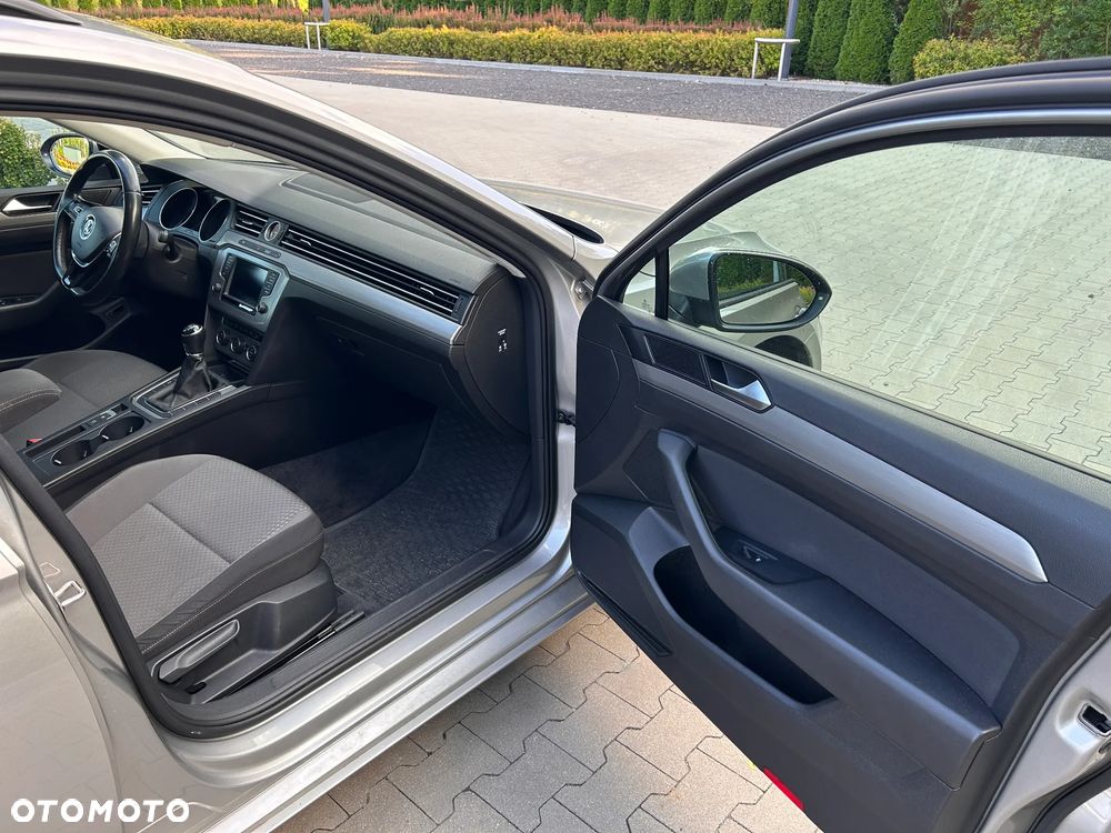 Volkswagen Passat - 5