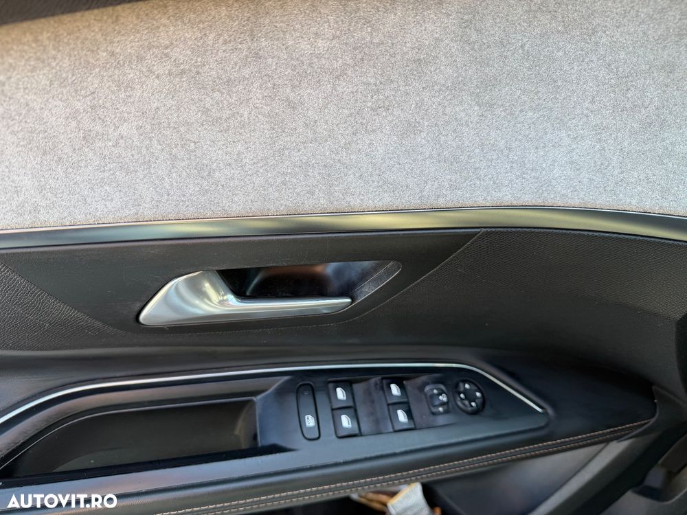 Peugeot 5008 2.0 BlueHDI s&s EAT8 GT - 24