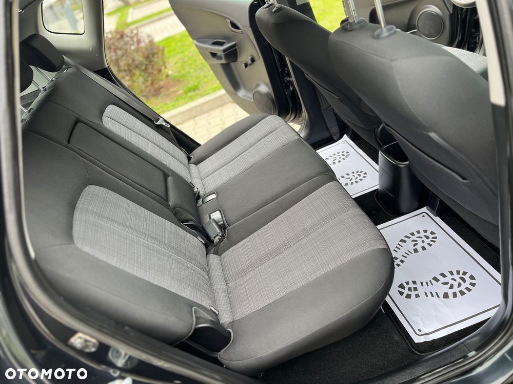 Kia Venga 1.4 CVVT Business Line - 22