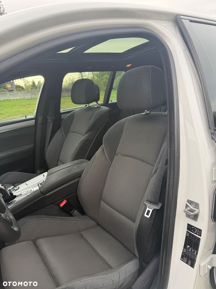BMW Seria 5 525d - 12