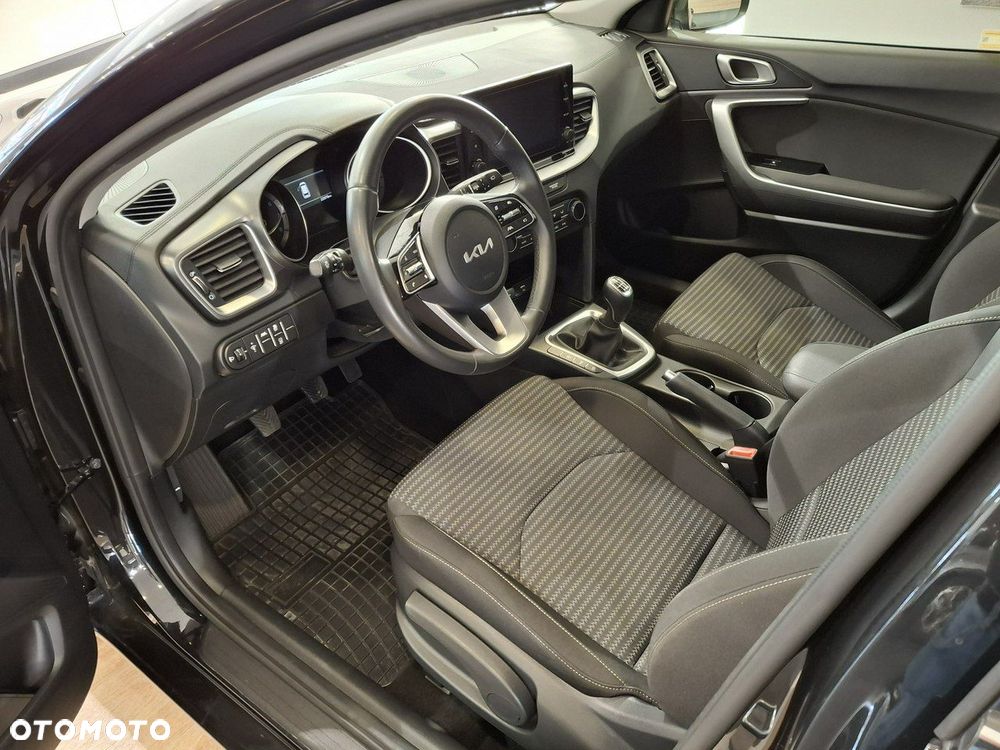 Kia Ceed 1.5 T-GDI M - 12