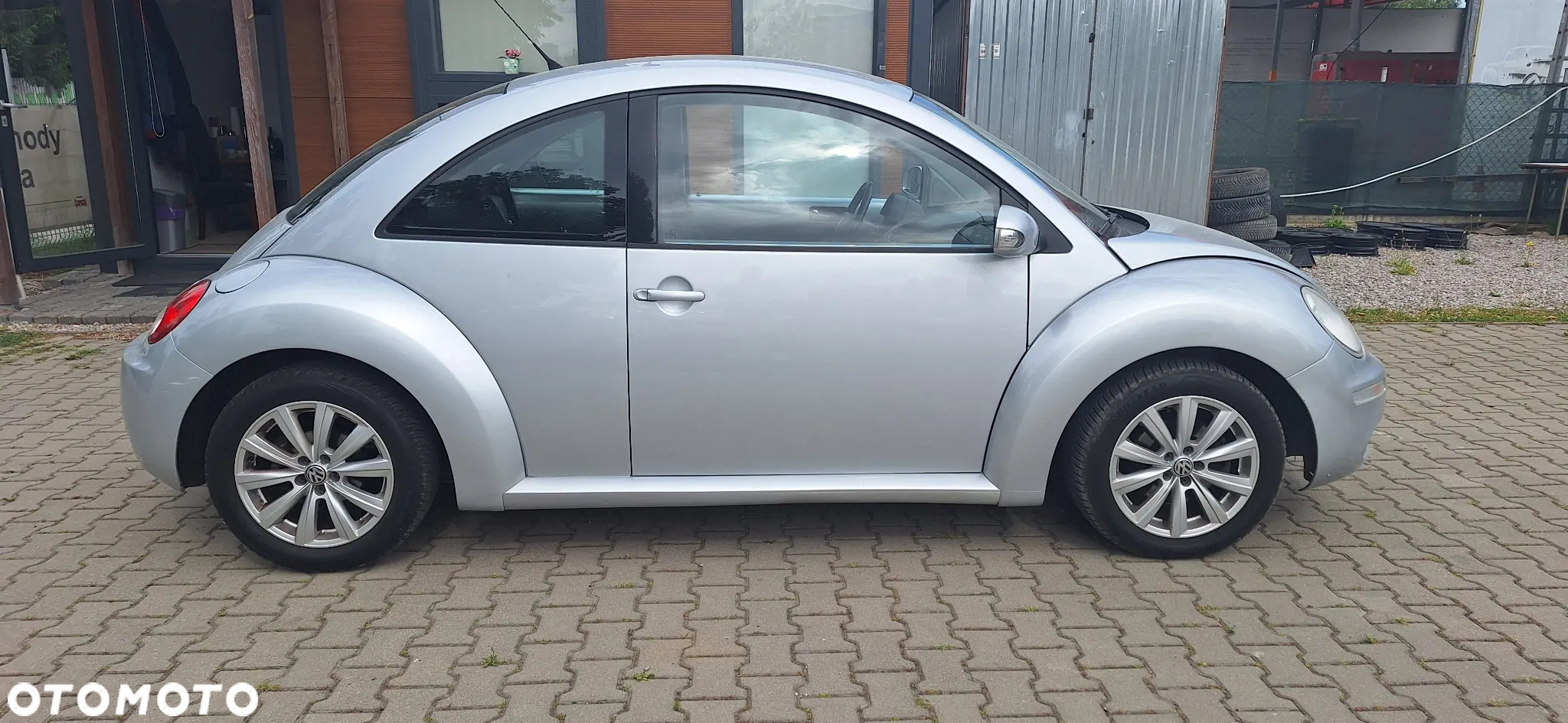 Volkswagen New Beetle - 17
