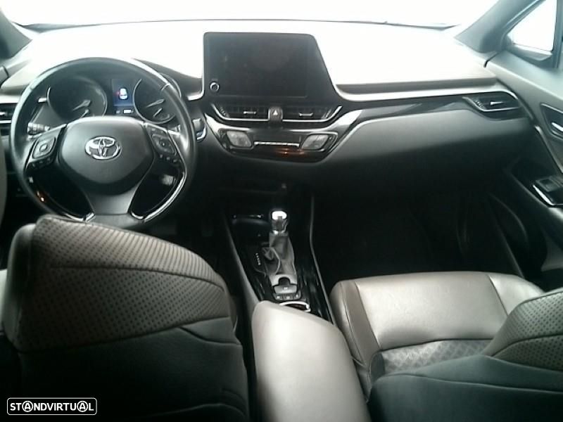 Toyota C-HR — fotografia 14