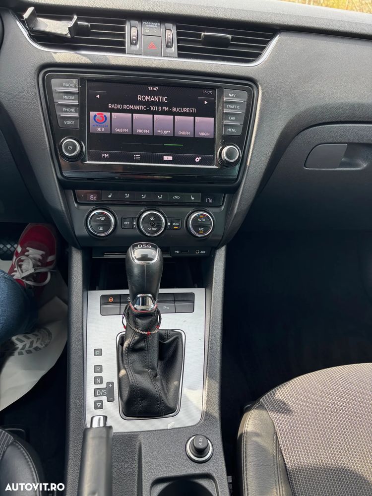 Skoda Octavia 2.0 TDI ELEGANCE DSG - 2