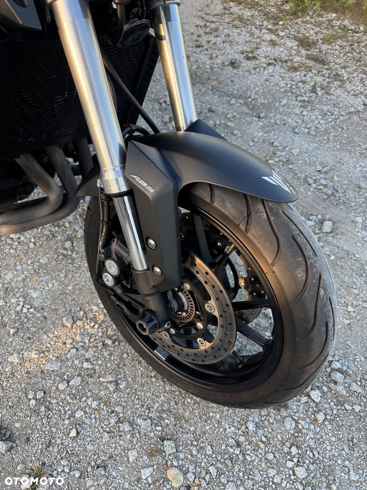 Yamaha MT - 7