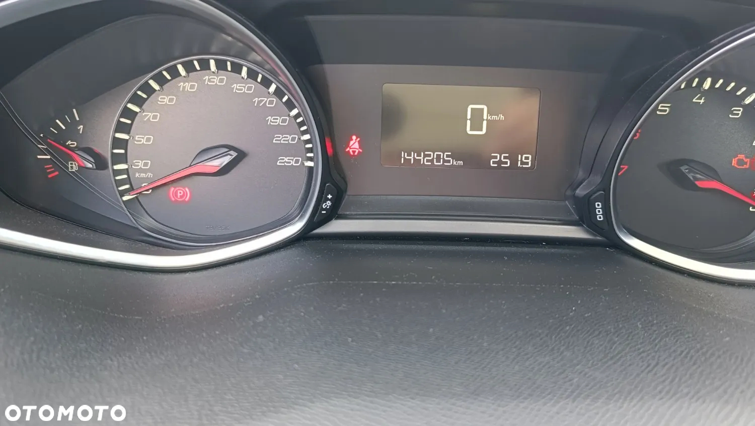 Peugeot 308 1.6 THP Active - 10