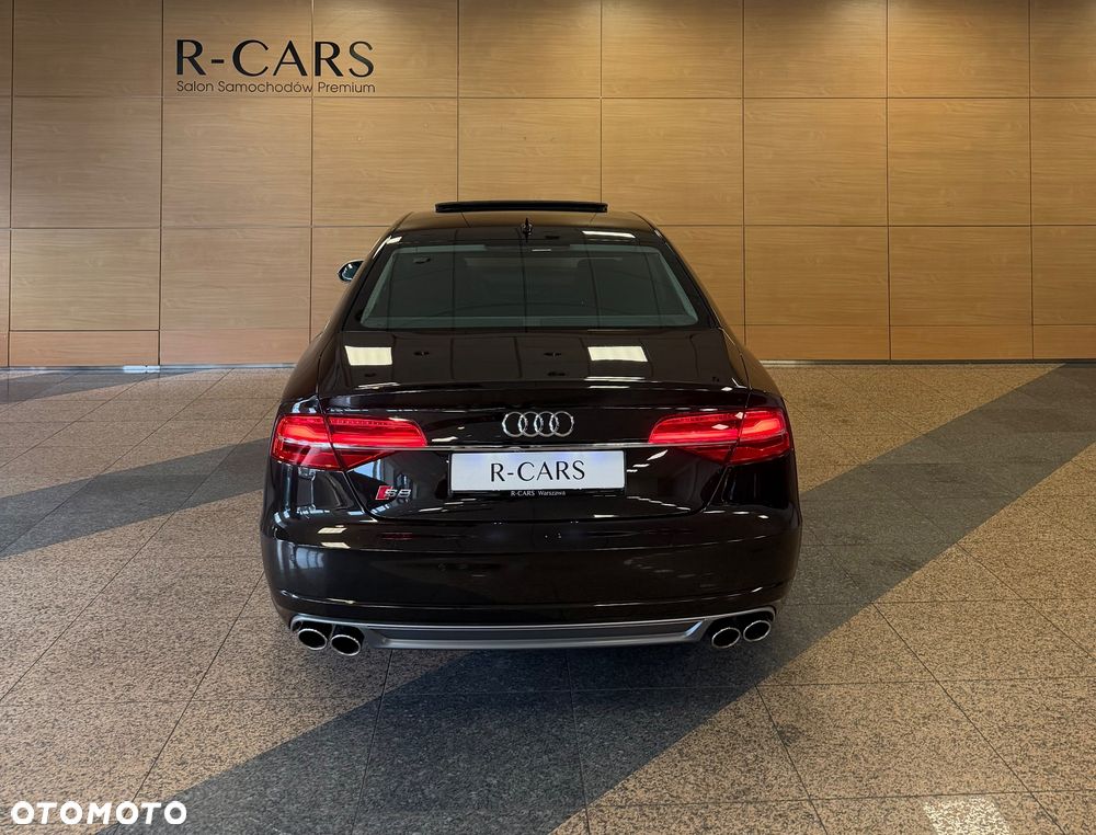 Audi S8 - 6