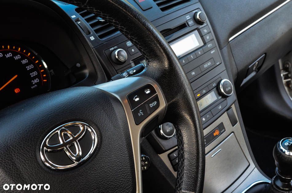 Toyota Avensis 1.8 Comfort - 34