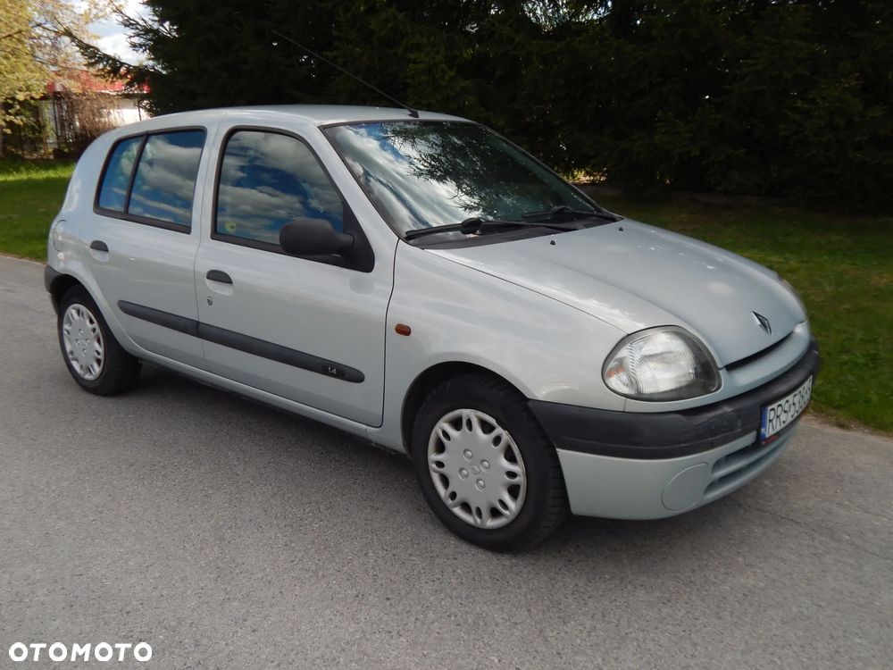 Renault Clio 1.4i RT - 5