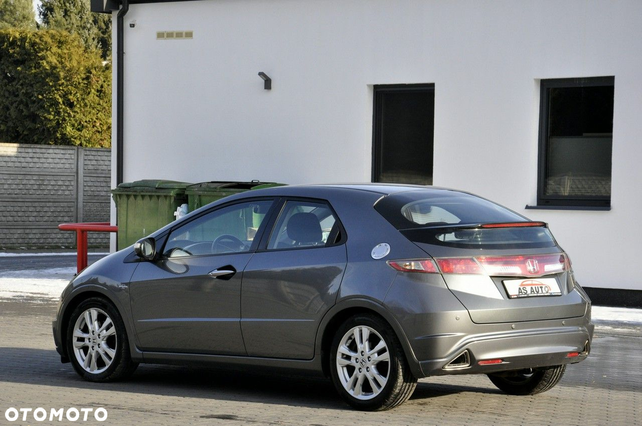 Honda Civic 1.8 Sport - 33