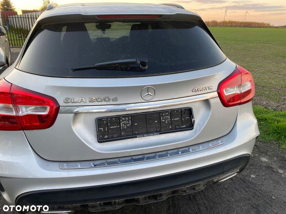 MERCEDES gla 156 tylna klapa kompletna kolor 761 igla - 1