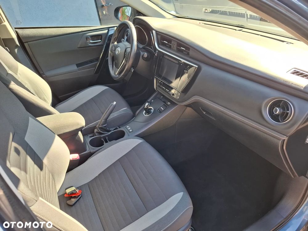 Toyota Auris 1.8 HSD Luna - 13