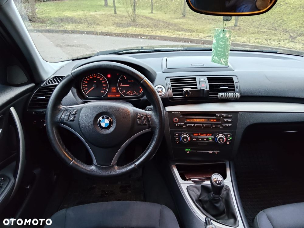 BMW Seria 1 118d DPF - 8