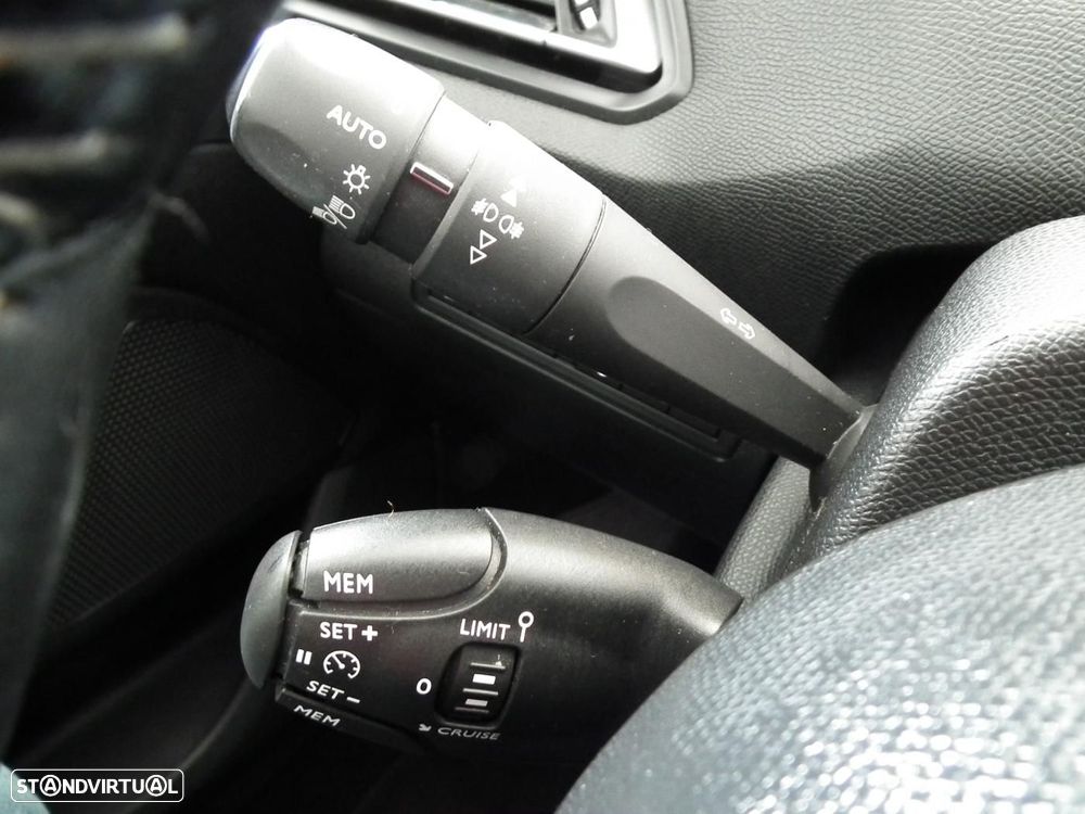 Peugeot 308 1.6 BlueHDi Allure J17 - 27