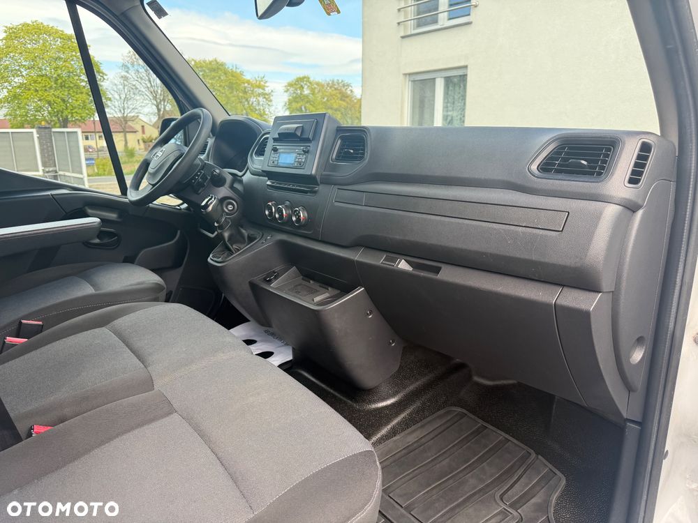 Nissan NV400 - 28