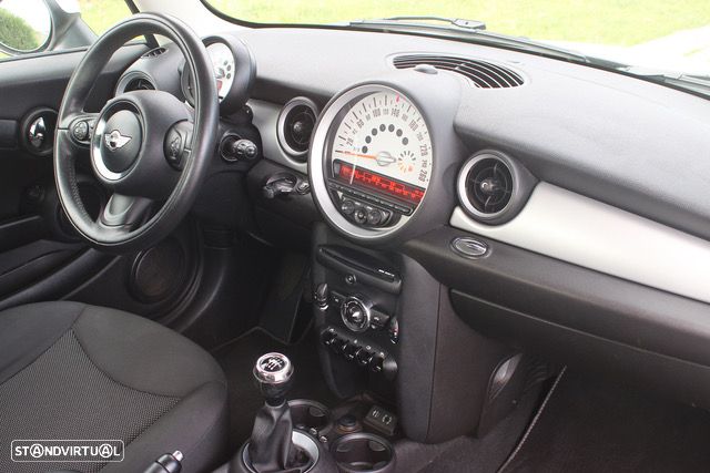 MINI 3 Portas One D - 9