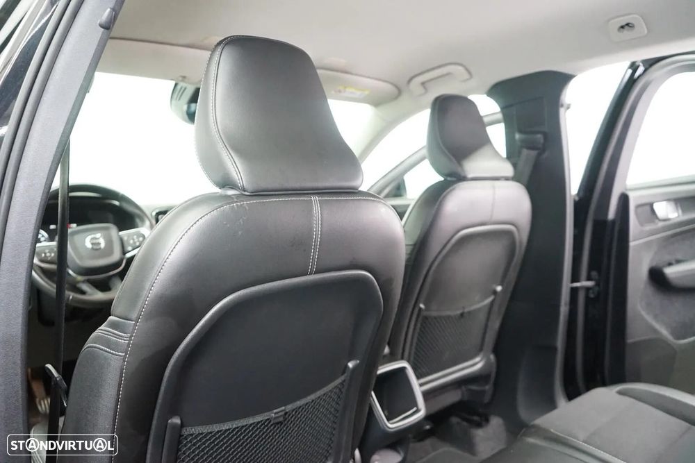 Volvo XC 40 2.0 D3 Momentum - 34