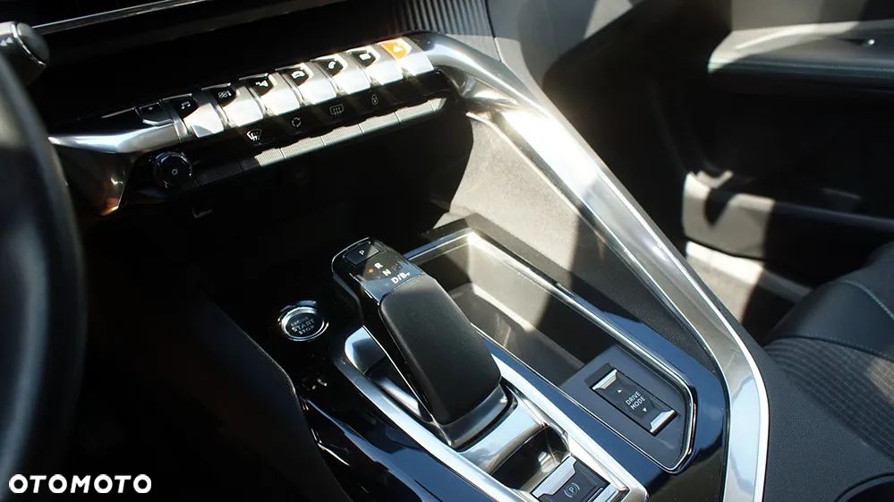 Peugeot 3008 - 8