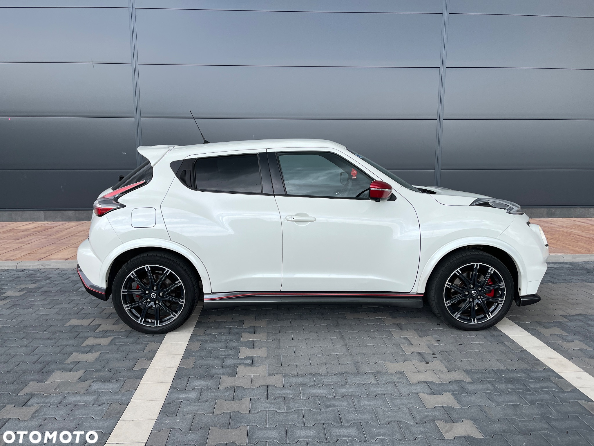 Nissan Juke 1.6 DIG-T Nismo RS 4WD Xtronic EU6 - 12