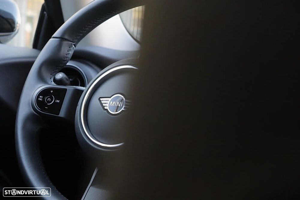 MINI 3 Portas Cooper SE Essential - 24