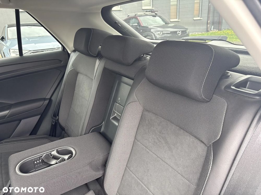 Volkswagen T-Roc - 17