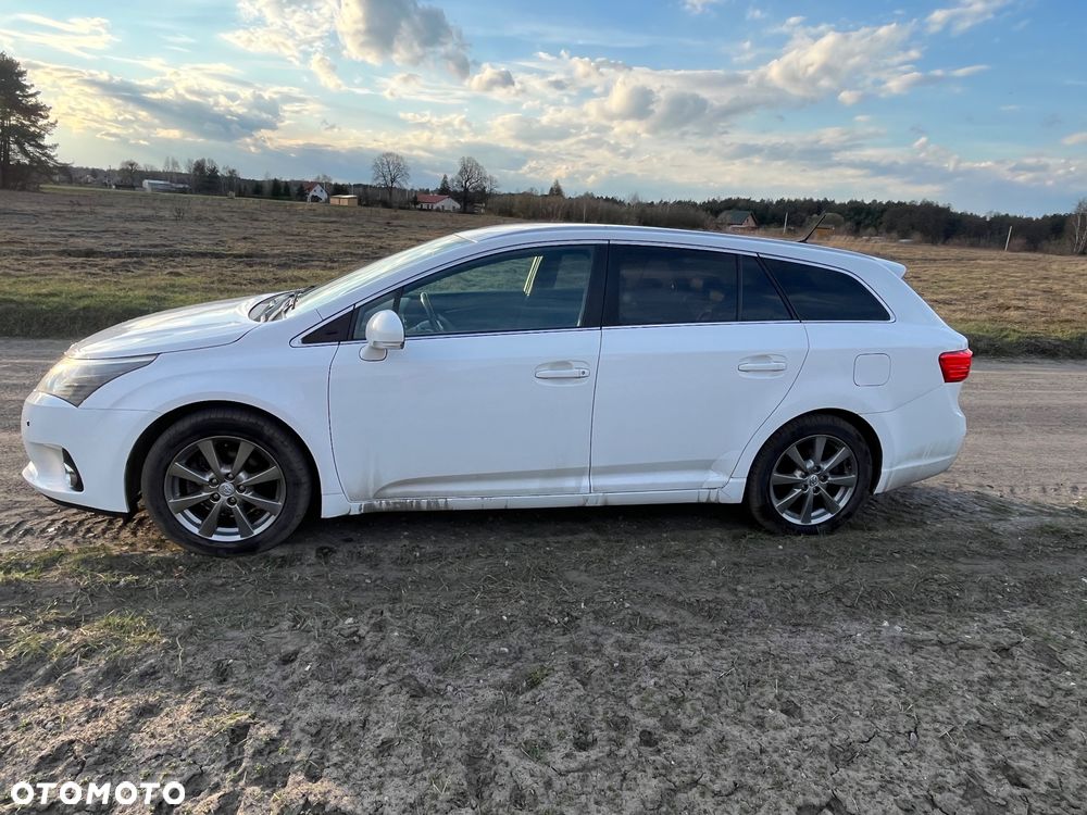 Toyota Avensis Touring Sports 1.8 Executive - 4