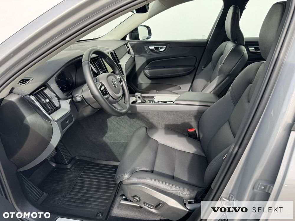 Volvo XC 60 B5 B AWD Plus Dark - 9