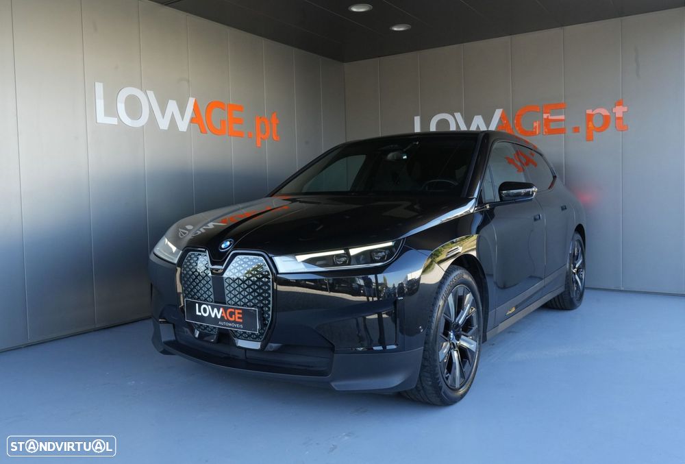 BMW iX xDrive 40 Pack Desportivo - 16