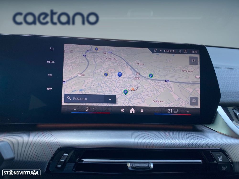 BMW iX2 eDrive20 Pack Desportivo M - 8