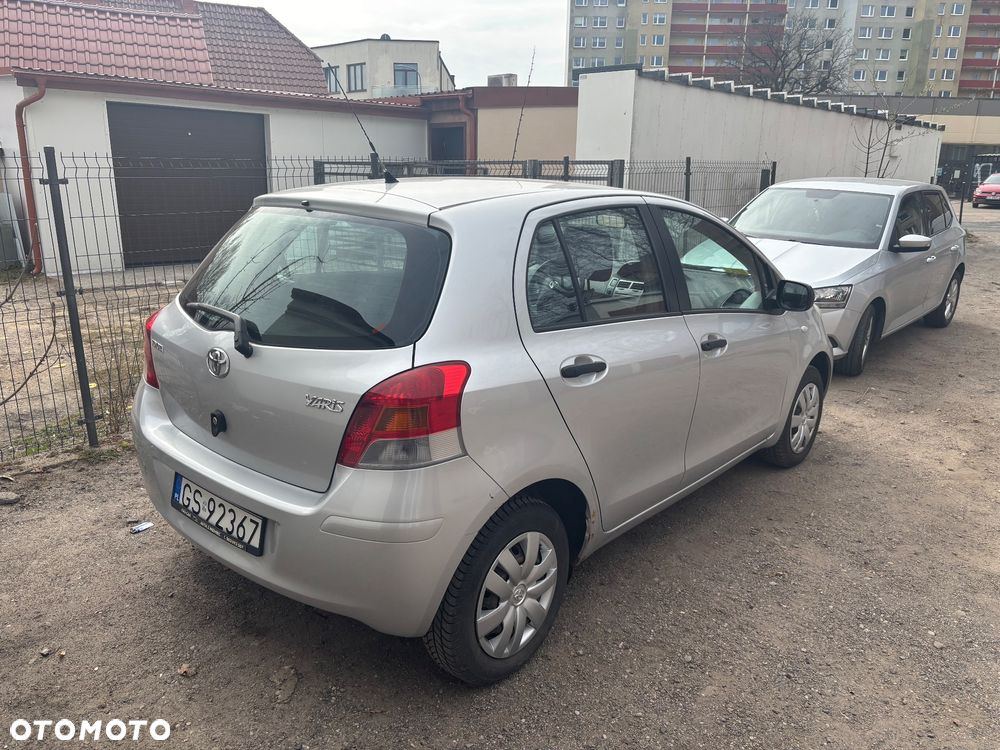 Toyota Yaris 1.0 Entry - 5