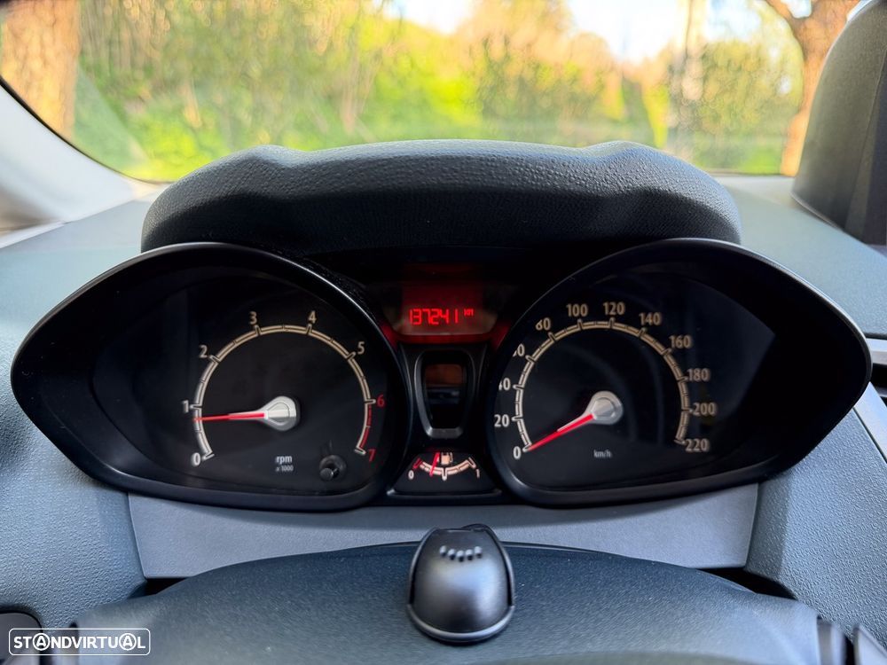 Ford Fiesta 1.25 Techno - 26