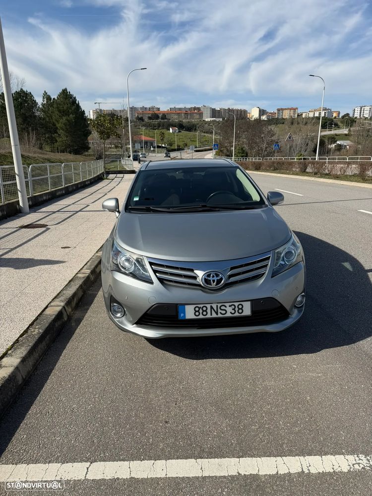 Toyota Avensis SW 2.0 D-4D Luxury+GPS - 1