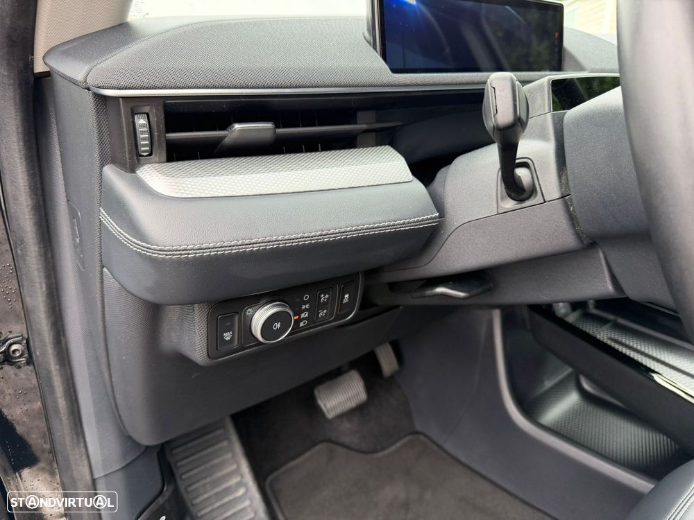 Ford Mustang Mach-E Standard - 31