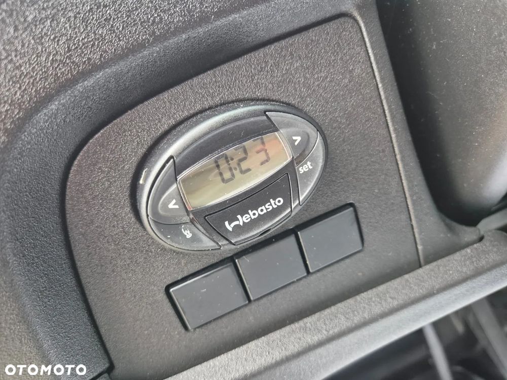 Iveco Daily 35S120 Hi-Matic / MIKROBUS / AUTOBUS / 10 MIEJSC / OD PIERWSZEGO WŁ. / STAN DOBRY / WEBASTO / KLIMATYZACJA - 17