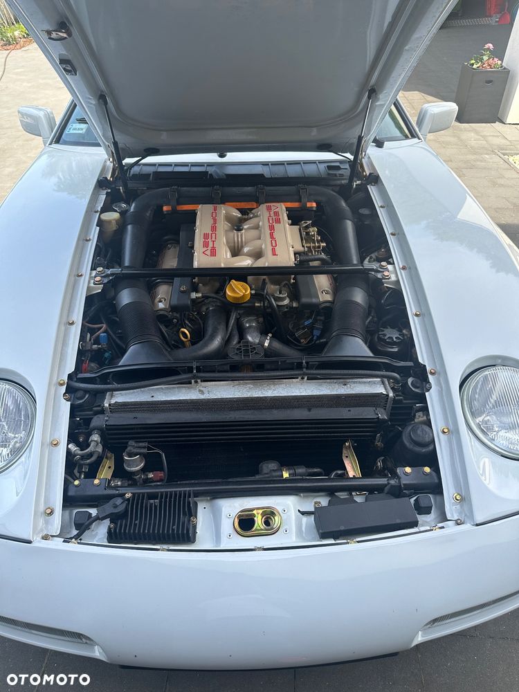 Porsche 928 S4 - 10