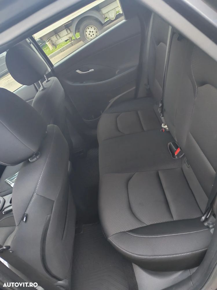 Hyundai i30 1.4 100CP 5DR M/T Highway - 4