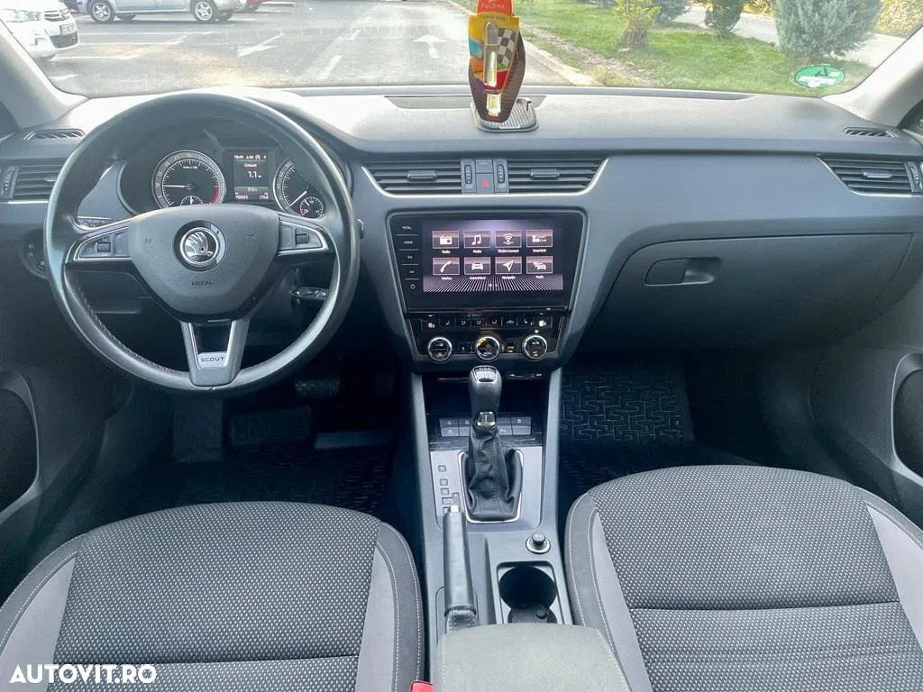 Skoda Octavia Combi Diesel 2.0 TDI 4X4 DSG Scout - 2