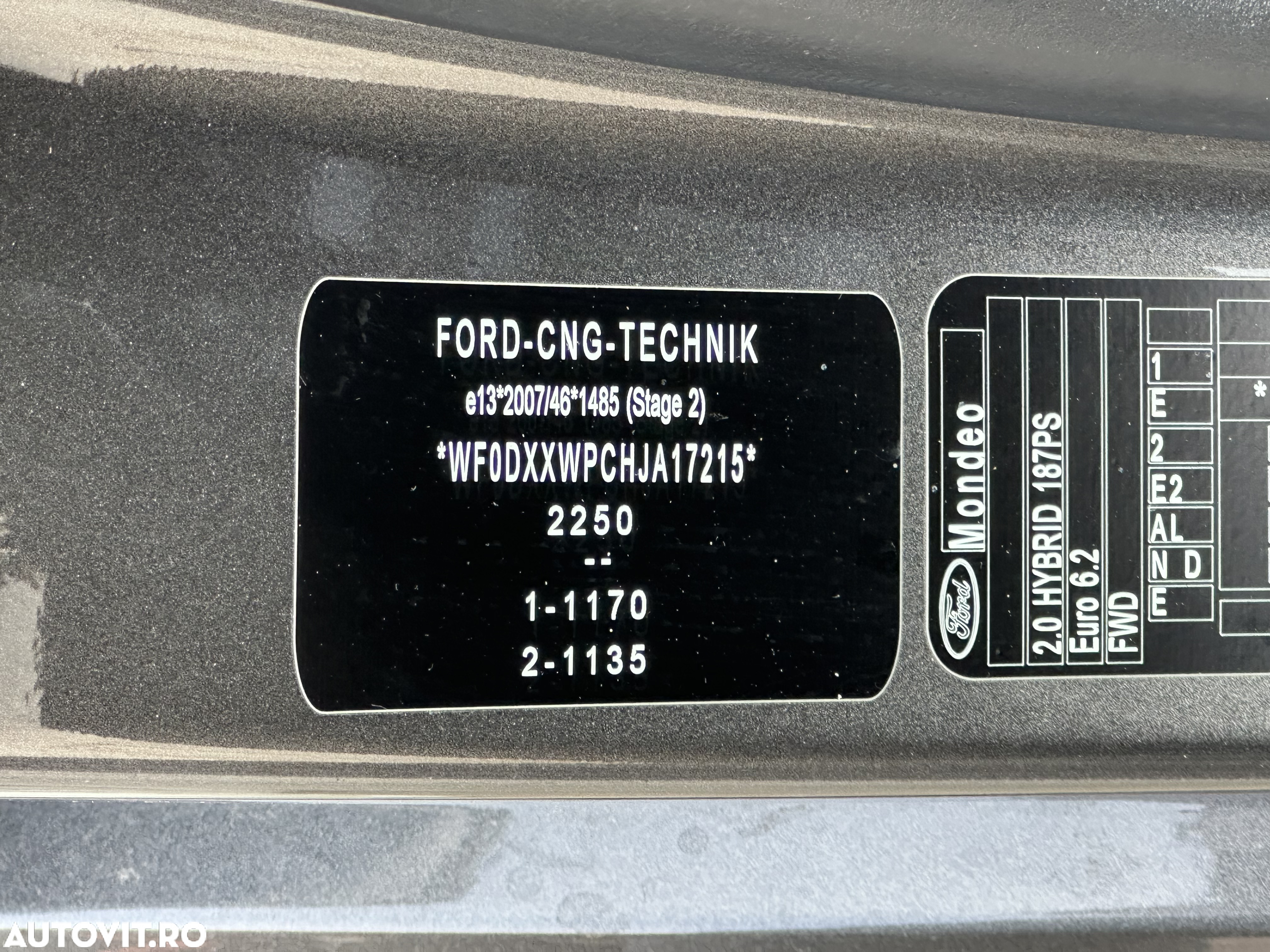 Ford Mondeo 2.0 HEV Vignale - 39