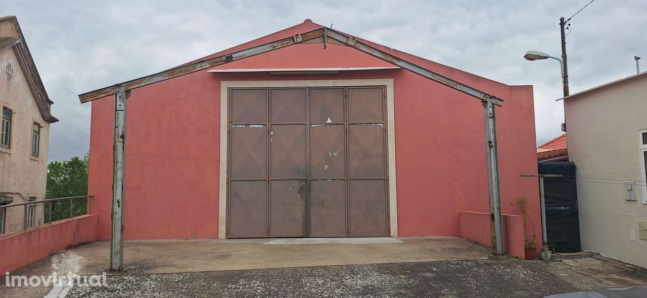 Armazém em Marvila com Acesso Pavimentado e Estacionamento - Grande imagem: 5/6