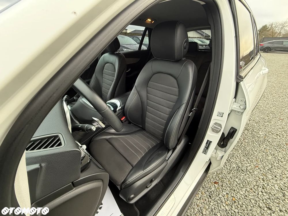 Mercedes-Benz GLC 200 d 4Matic 9G-TRONIC AMG Line - 31