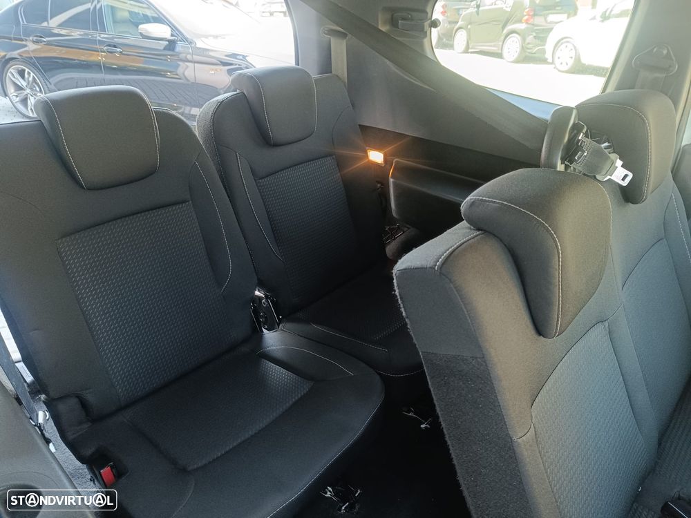 Dacia Lodgy 1.6 ECO-G Stepway 7L Bi-Fuel - 14