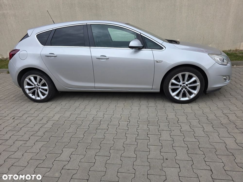 Opel Astra 1.6 Cosmo - 9