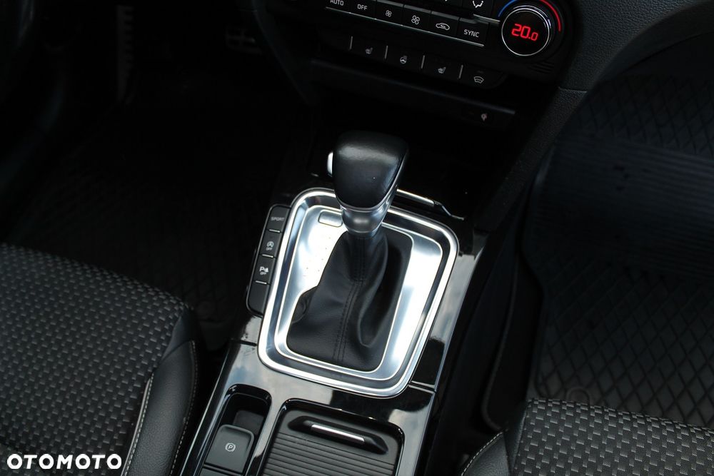 Kia Ceed 1.4 T-GDI L Business Line DCT - 26