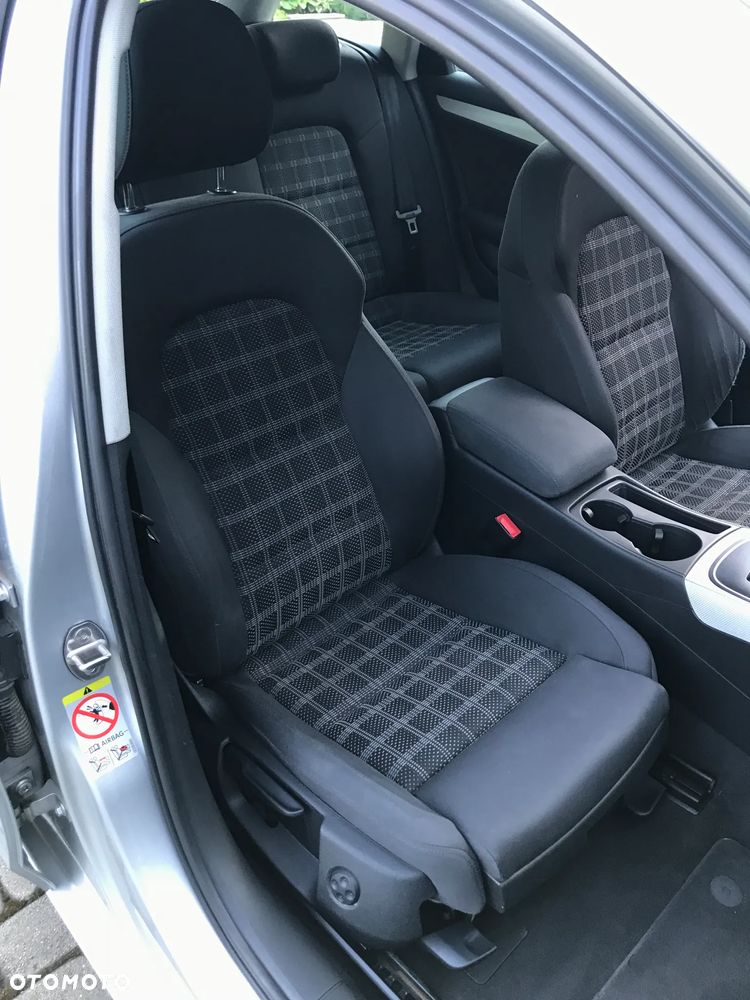 Audi A4 Avant 2.0 TDI DPF Ambiente - 37