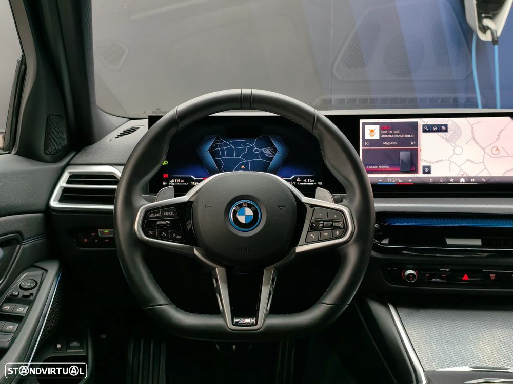 BMW 330 e Pack Desportivo M Pro Auto - 10