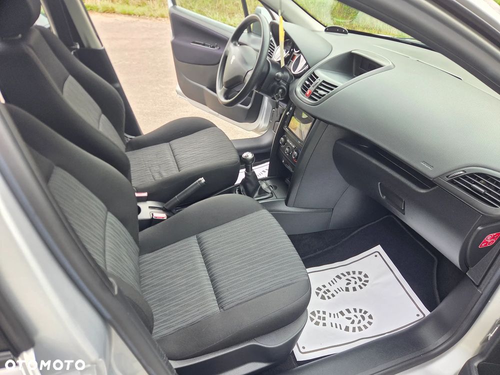 Peugeot 207 1.6 HDi - 15