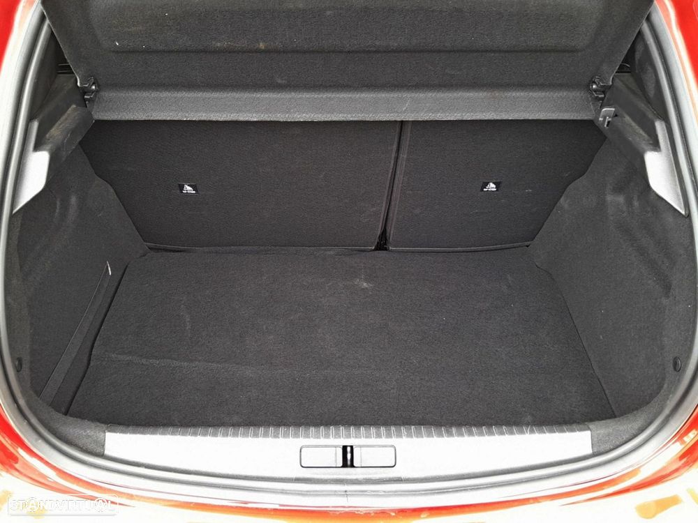 Peugeot 208 1.2 PureTech Allure EAT8 - 7